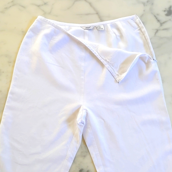 Linen/Rayon High-Waisted White w/Black Embroidery Design Cropped Pant w/Lining. - Picture 7 of 7